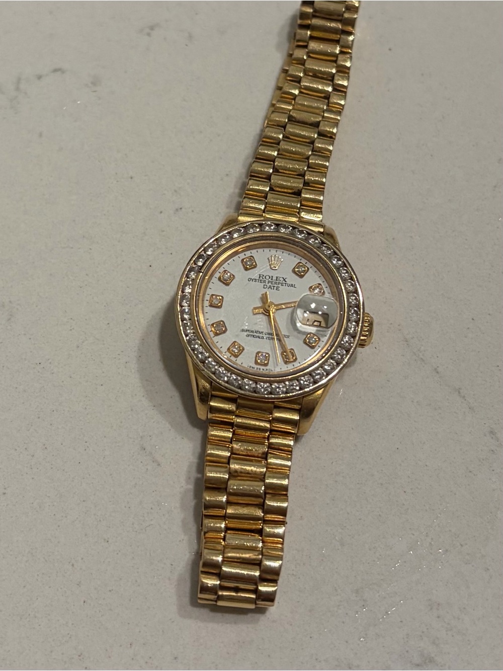 Vintage Rolex Gold Women's Datejust with White Dial and Diamond Bezel - Picture 4 of 6